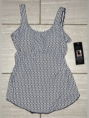 NWT Shore Shape Geometric Pattern One Piece Shaping Swimsuit Size 12 Black/White